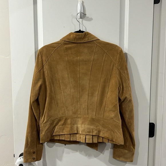 I inherited a thousand clothing items, need to sell. - Picture 2 of 4